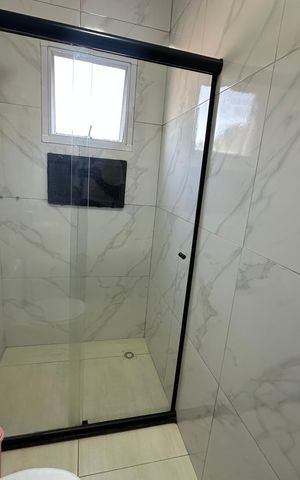Casa de condomínio para alugar com 145m², 3 quartos e 1 vaga Casa de condomínio para alugar com 145m², 3 quartos e 1 vagaBanheiro da Suíte 2