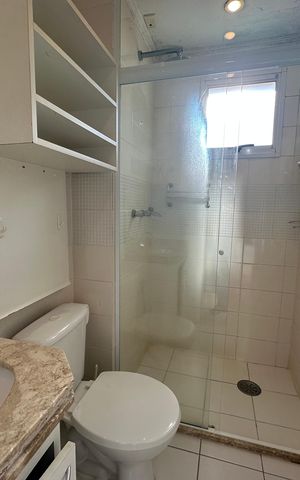 Apartamento à venda com 72m², 2 quartos e 2 vagas Apartamento à venda com 72m², 2 quartos e 2 vagasBanheiro da Suíte