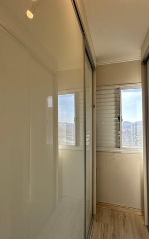 Apartamento à venda com 72m², 2 quartos e 2 vagas Apartamento à venda com 72m², 2 quartos e 2 vagasCloset da suíte