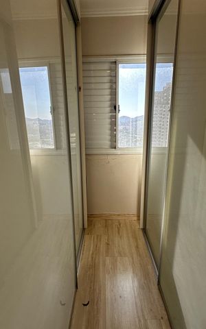 Apartamento à venda com 72m², 2 quartos e 2 vagas Apartamento à venda com 72m², 2 quartos e 2 vagasCloset da suíte