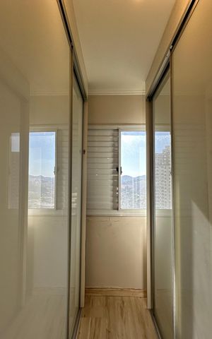 Apartamento à venda com 72m², 2 quartos e 2 vagas Apartamento à venda com 72m², 2 quartos e 2 vagasCloset da suíte