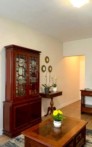 Apartamento para alugar com 121m², 2 quartos e 1 vaga Apartamento para alugar com 121m², 2 quartos e 1 vagaSala