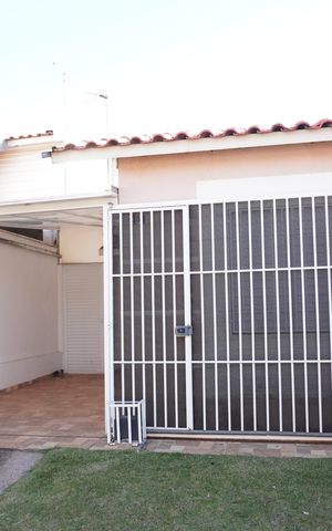 Casa de condomínio para alugar com 65m², 3 quartos e 3 vagasFachada