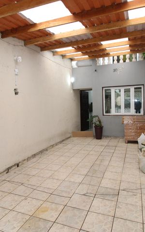 Casa à venda com 83m², 2 quartos e 2 vagasGaragem