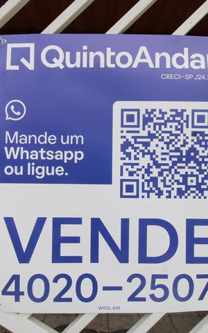 Casa à venda com 83m², 2 quartos e 2 vagasFachada