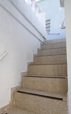 Casa para alugar com 41m², 2 quartos e sem vagaEscada