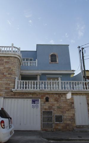 Casa para alugar com 56m², 2 quartos e sem vagaFachada