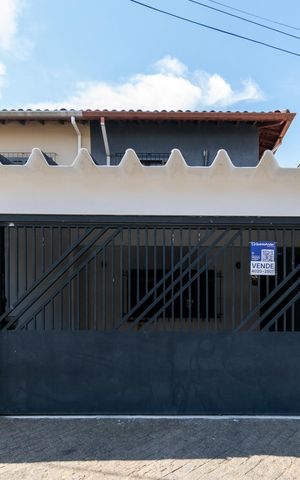 Casa para alugar com 126m², 3 quartos e 2 vagas Casa para alugar com 126m², 3 quartos e 2 vagasFachada
