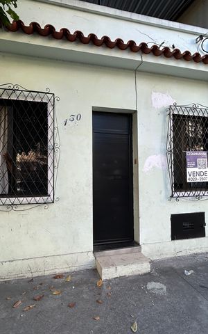Casa à venda com 66m², 2 quartos e sem vagaFachada + placa