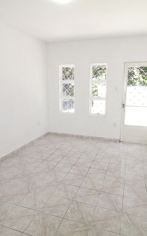 Casa para alugar com 380m², 3 quartos e 4 vagasSala