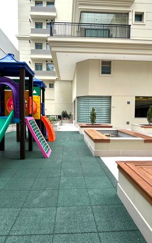 Apartamento para alugar com 126m², 3 quartos e 2 vagas Apartamento para alugar com 126m², 3 quartos e 2 vagasÁrea comum - Playground