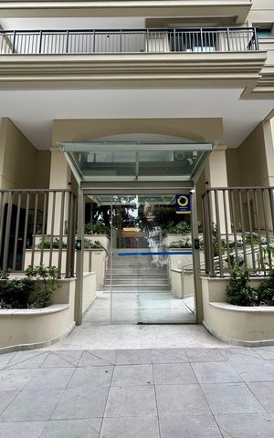 Apartamento para alugar com 126m², 3 quartos e 2 vagas Apartamento para alugar com 126m², 3 quartos e 2 vagasFachada