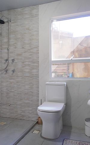 Casa à venda com 210m², 3 quartos e 3 vagasBanheiro 2