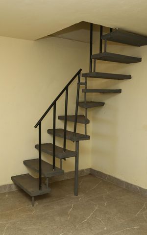 Apartamento para alugar com 91m², 2 quartos e 1 vagaApartamento 2 - Sala - Detalhe da escada