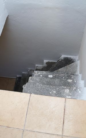 Apartamento para alugar com 91m², 2 quartos e 1 vagaEscada