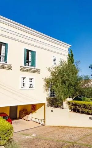 Casa de condomínio para alugar com 375m², 5 quartos e 4 vagas Casa de condomínio para alugar com 375m², 5 quartos e 4 vagasFachada