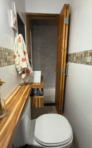 Casa à venda com 90m², 2 quartos e 2 vagas Casa à venda com 90m², 2 quartos e 2 vagasLavabo