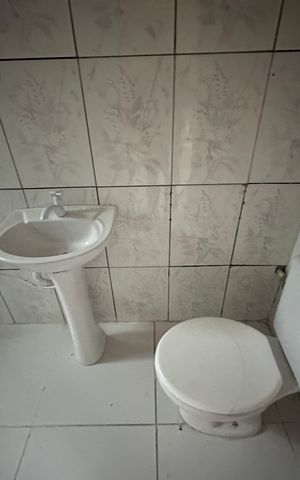 Casa para alugar com 50m², 2 quartos e sem vaga Casa para alugar com 50m², 2 quartos e sem vagaBanheiro