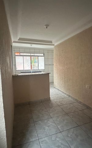 Casa para alugar com 50m², 2 quartos e sem vaga Casa para alugar com 50m², 2 quartos e sem vagaSala