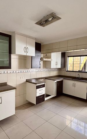 Casa para alugar com 130m², 2 quartos e 3 vagasCozinha
