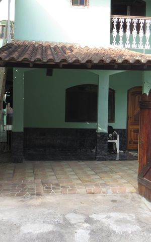 Casa para alugar com 220m², 4 quartos e 1 vaga Casa para alugar com 220m², 4 quartos e 1 vagaFachada
