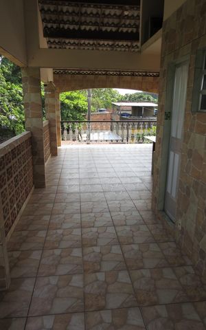 Casa para alugar com 220m², 4 quartos e 1 vaga Casa para alugar com 220m², 4 quartos e 1 vagaVaranda