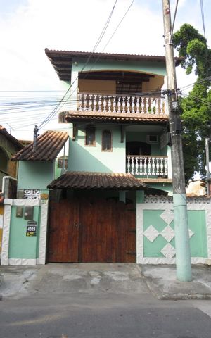 Casa para alugar com 220m², 4 quartos e 1 vaga Casa para alugar com 220m², 4 quartos e 1 vagaFachada