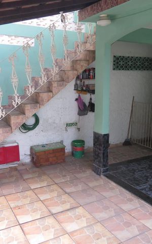 Casa para alugar com 220m², 4 quartos e 1 vaga Casa para alugar com 220m², 4 quartos e 1 vagaGaragem