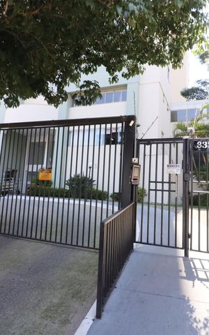 Apartamento à venda com 74m², 3 quartos e 2 vagasÁrea comum - Fachada