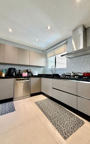Apartamento à venda com 165m², 3 quartos e 4 vagas Apartamento à venda com 165m², 3 quartos e 4 vagasCozinha