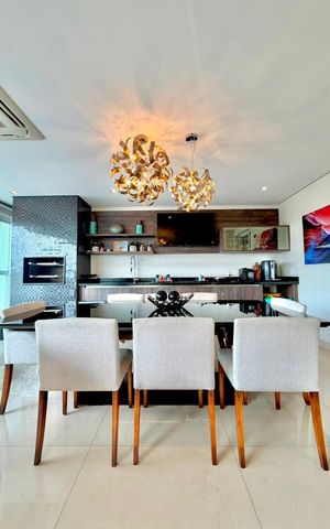 Apartamento à venda com 165m², 3 quartos e 4 vagas Apartamento à venda com 165m², 3 quartos e 4 vagasVaranda