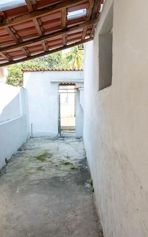 Casa à venda com 80m², 3 quartos e 1 vagaÁrea de Serviço
