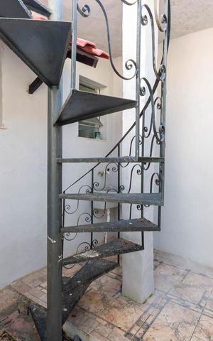 Casa à venda com 80m², 3 quartos e 1 vagaÁrea de Serviço