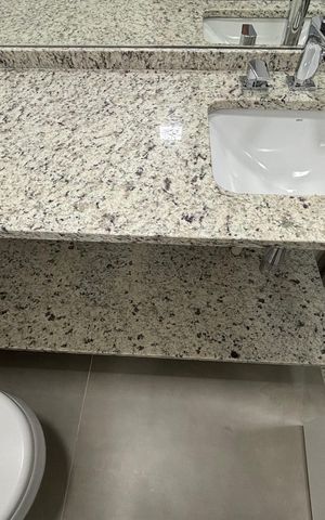 Apartamento à venda com 67m², 2 quartos e 1 vagaBanheiro da Suíte 1