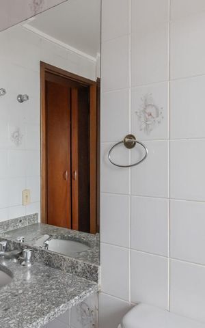 Apartamento à venda com 95m², 2 quartos e 2 vagasBanheiro da Suíte