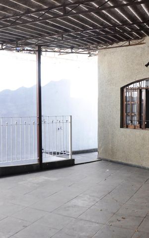 Casa à venda com 140m², 1 quarto e 1 vaga Casa à venda com 140m², 1 quarto e 1 vagaÁrea externa