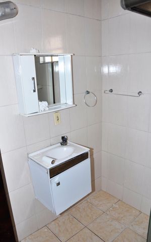 Casa à venda com 140m², 1 quarto e 1 vaga Casa à venda com 140m², 1 quarto e 1 vagaBanheiro social