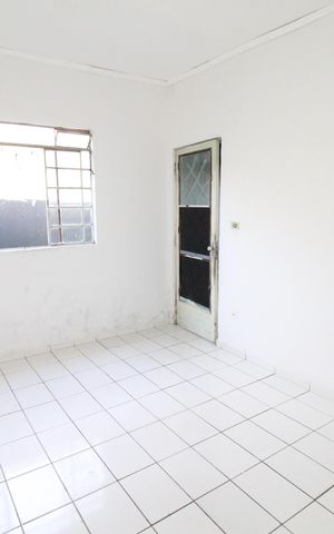 Casa para alugar com 150m², 2 quartos e 2 vagasSala