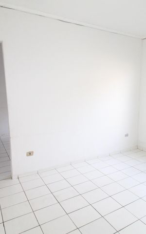 Casa para alugar com 150m², 2 quartos e 2 vagasSala