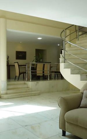 Casa para alugar com 400m², 5 quartos e 4 vagas Casa para alugar com 400m², 5 quartos e 4 vagasSala