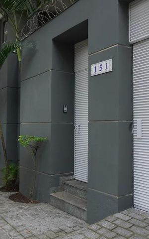 Casa para alugar com 400m², 5 quartos e 4 vagas Casa para alugar com 400m², 5 quartos e 4 vagasFachada