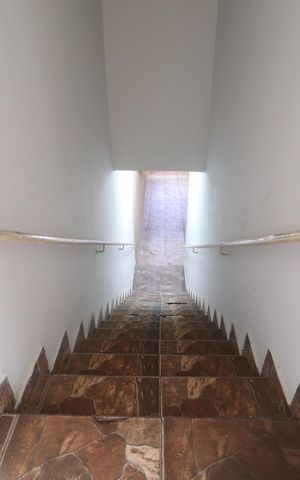 Apartamento para alugar com 183m², 3 quartos e 2 vagasEscadas de acesso