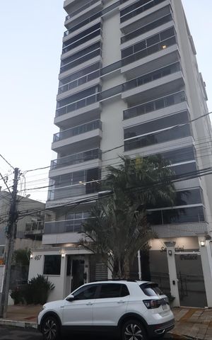 Apartamento à venda com 125m², 3 quartos e 4 vagasFachada
