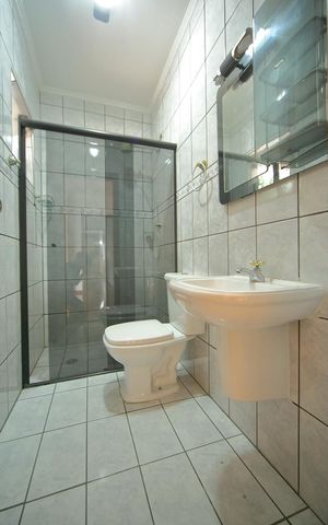 Casa à venda com 284m², 3 quartos e 6 vagasBanheiro Suíte 3 