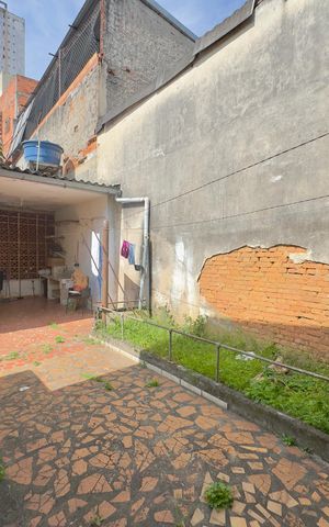 Casa à venda com 294m², 6 quartos e 6 vagas Casa à venda com 294m², 6 quartos e 6 vagasÁrea externa