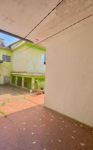 Casa à venda com 294m², 6 quartos e 6 vagas Casa à venda com 294m², 6 quartos e 6 vagasÁrea externa