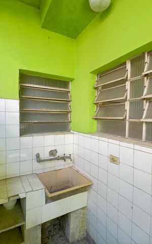 Casa à venda com 294m², 6 quartos e 6 vagas Casa à venda com 294m², 6 quartos e 6 vagasÁrea de serviço