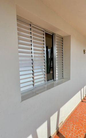 Casa à venda com 294m², 6 quartos e 6 vagas Casa à venda com 294m², 6 quartos e 6 vagasVaranda