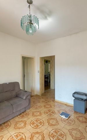 Casa à venda com 294m², 6 quartos e 6 vagas Casa à venda com 294m², 6 quartos e 6 vagasSala