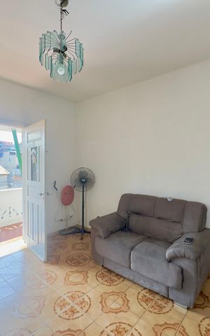 Casa à venda com 294m², 6 quartos e 6 vagas Casa à venda com 294m², 6 quartos e 6 vagasSala
